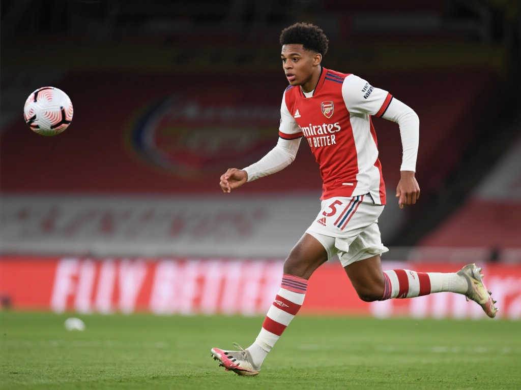 毫厘之差！廷伯精准45°传中，赖斯头球压马尔基尼奥斯却遗憾偏出